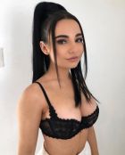 Фото з оголошення проститутки